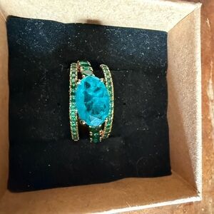 Elegant Rose Gold and Green Gemstone Ring